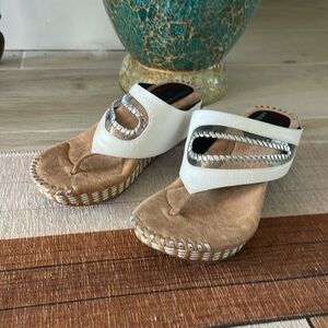 Modzori reversible sandal